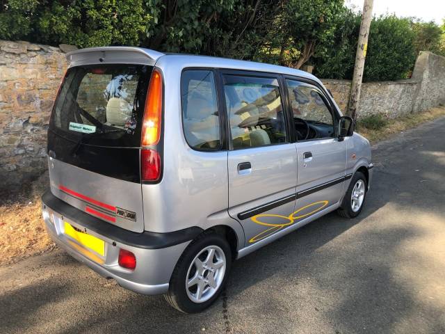 2010 Perodua Kenari 1.0 EZ 5dr Auto