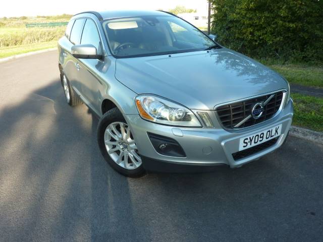 Volvo XC60 2.4 D5 SE Lux 5dr Geartronic Estate Diesel Silver